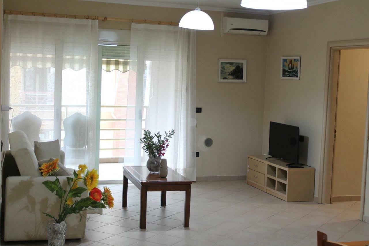 B&B Tirana Smile Eksteriør billede